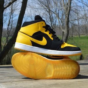 Air Jordan Retro 1 New Love